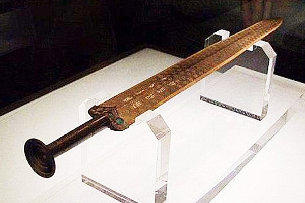 为什么古时候的宝刀削铁如泥,古代宝刀为什么能削铁如泥