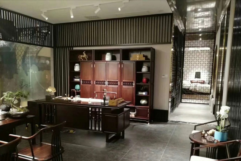 装修选实木家具好不好,客厅实木家具怎么选购最好