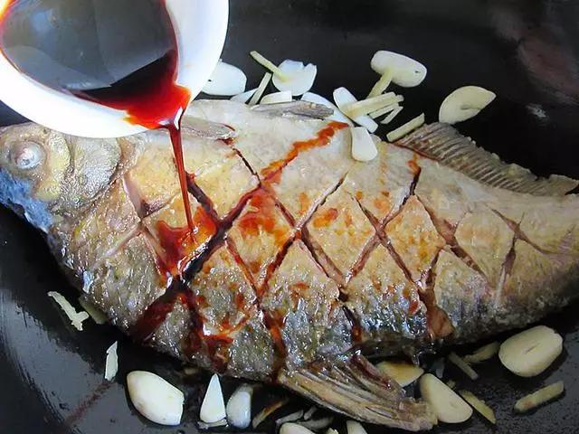 这样做的红烧鱼才是正宗的,这样做的红烧鱼才是最正宗的