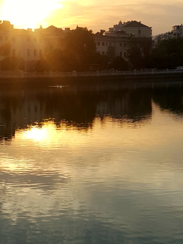 南京市江宁区锦绣花园湖边,江宁麒麟门锦绣花园