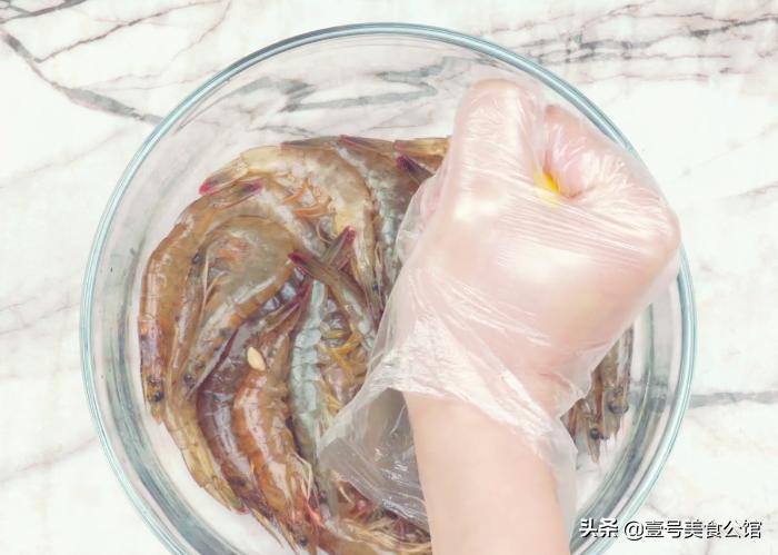 基围虾的家常做法爆炒不辣,基围虾新做法让你的餐桌更丰富
