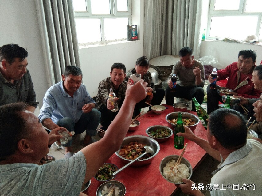 掌上中国之在*疆新**奇台打工的日子里“不易的劳动节”