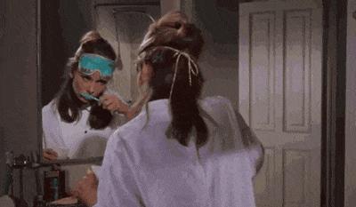 睡前脚上涂牙膏会怎么样,得了脚气用牙膏涂抹可以吗