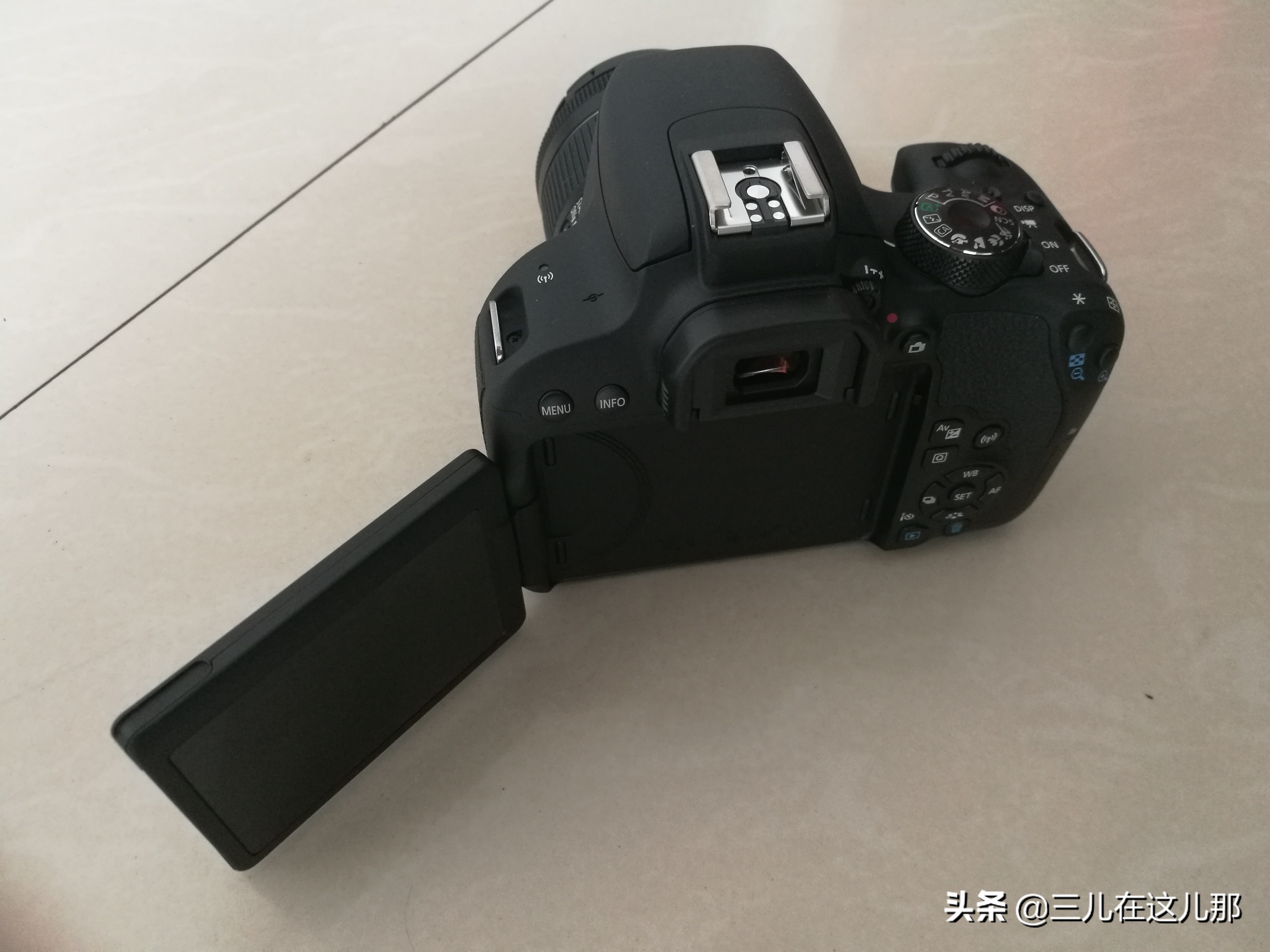 佳能eos800d是入门还是中端,佳能eos800d开箱