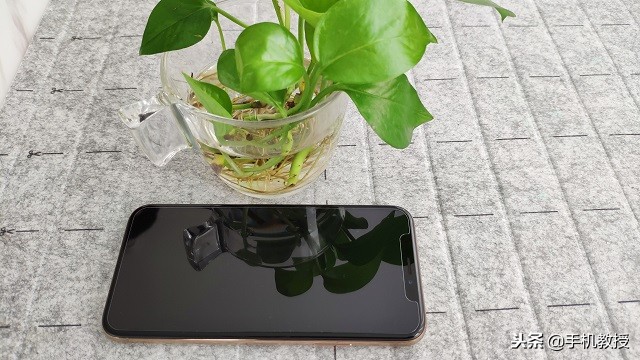 手机贴膜多种贴法,手把手教你手机贴膜新手一看就会