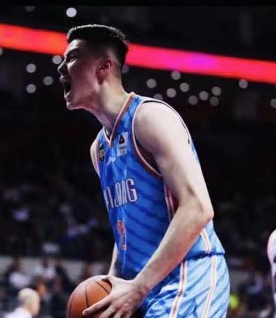 字母哥打不了国际比赛,字母哥单挑中国男篮