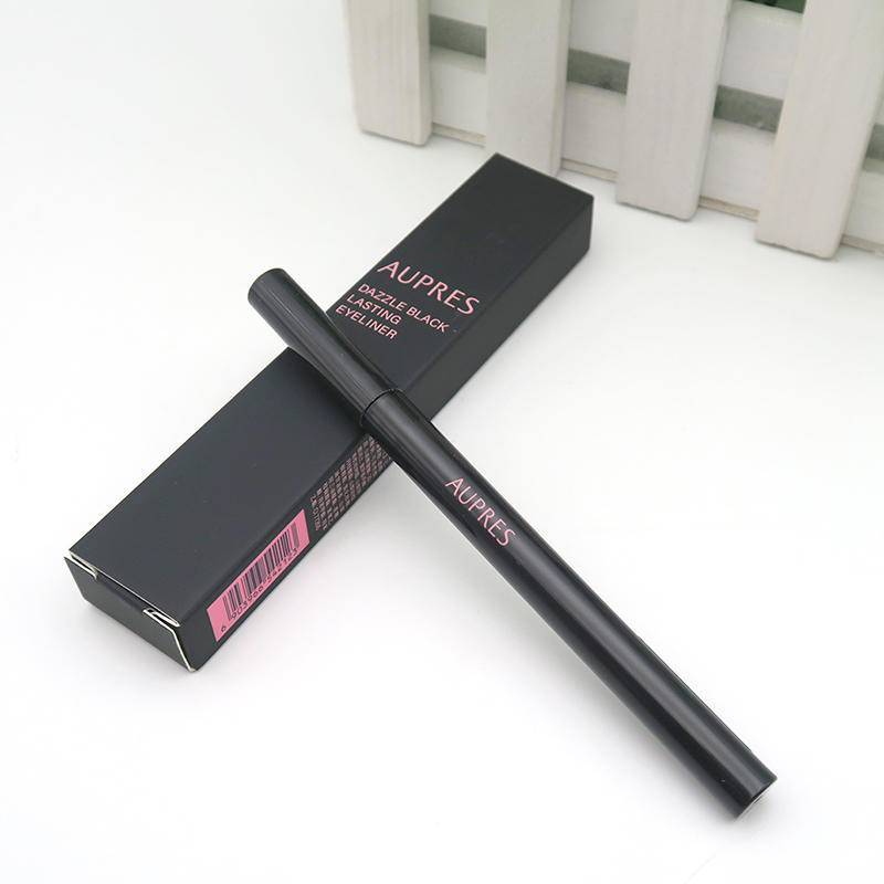 想要底妆细腻服帖不卡粉,底妆秘诀零毛孔无暇底妆至关重要