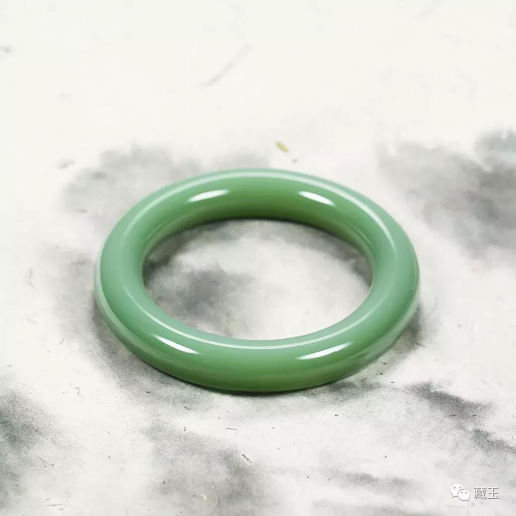 怎么戴玉镯不容易碎,怎么戴玉镯显得美