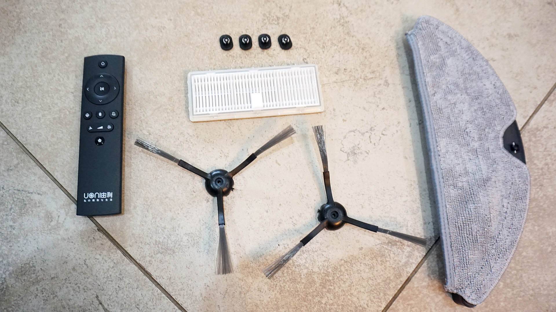 如何操作智能自动吸尘扫地机 (最简单的集尘扫地机器人)