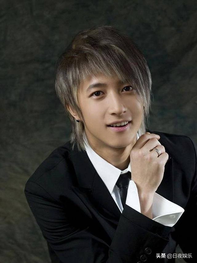 关羽扮演者于荣光陆树铭,老梁说陆树铭和于荣光演的关羽