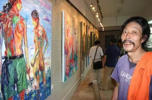 美术生哭完了继续画,气哭老师的美术生