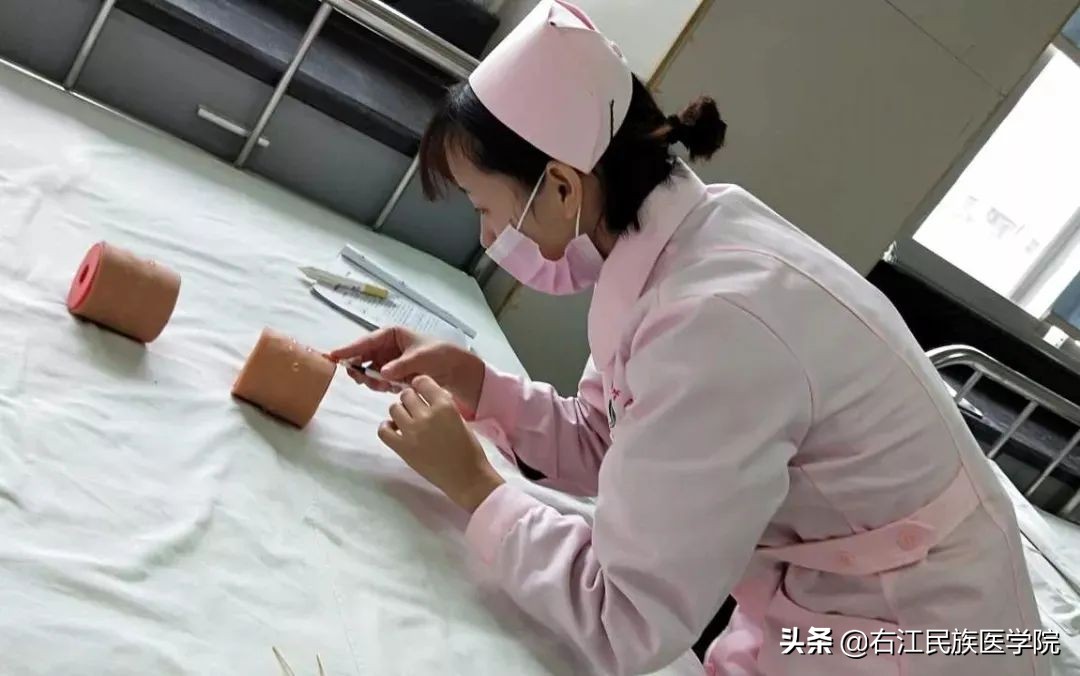 右江民族医学院护理专业,右江民族医学院各专业排名