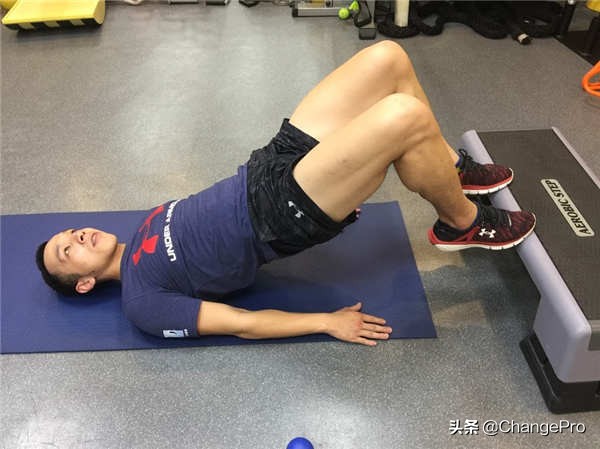 臀部大腿脚抽筋最快的解决方法,臀抽筋了怎么快速缓解