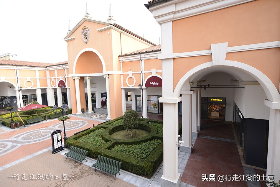 上海佛罗伦萨小镇,奥特莱斯世界名品购物中心,中国奢侈品领导者