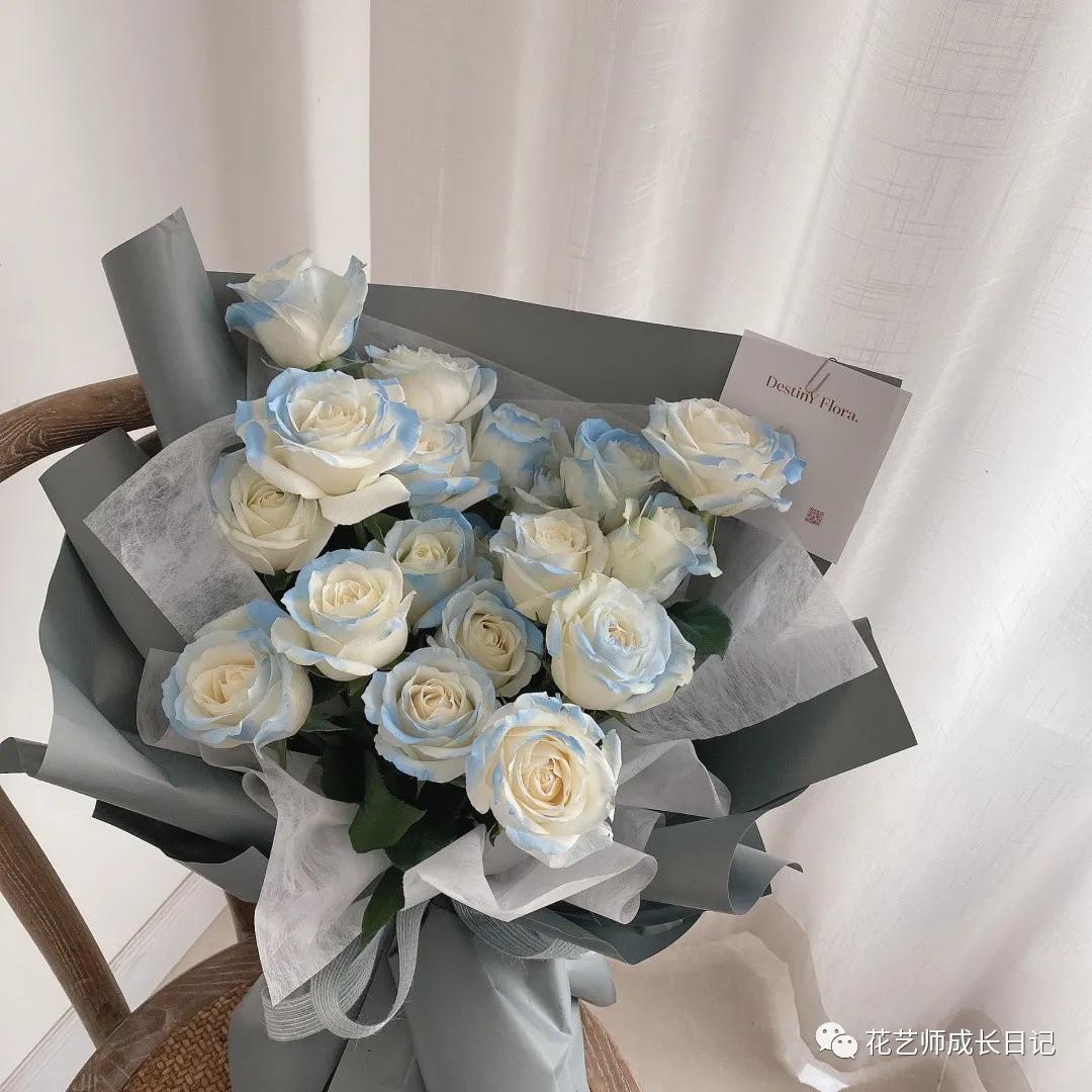 节日特辑vol.3|520碎冰蓝玫瑰花束，再来一波