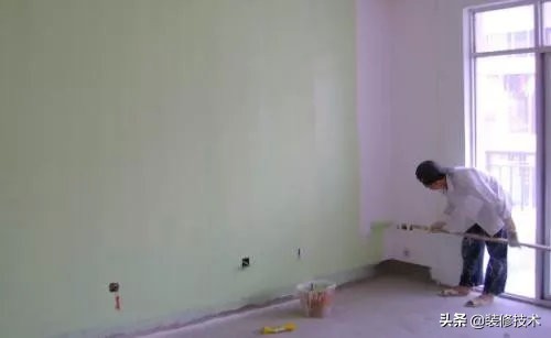 乳胶漆用什么方法刷好,墙面刷乳胶漆好还是喷乳胶漆好