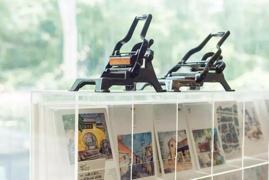 独此一家,机器跨越百年,户部山上的这家小店印出家乡生活的墨迹