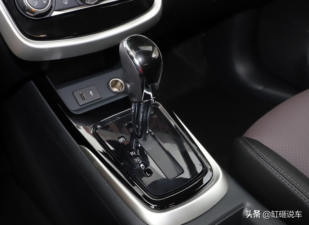 最新款日产骐达价格,11款骐达空间大吗