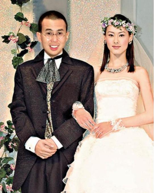 10位“浪荡”的富二代,个个换女友如换衣服,王思聪只是小萌新