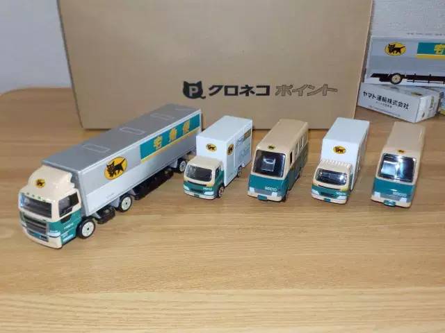 日本快递女员工,日本女快递员工作细节