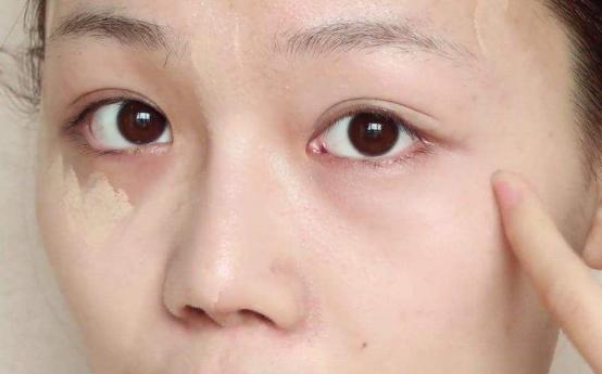 秋冬不脱妆不暗沉大牌粉底,秋冬皮肤干皮用什么粉底液好