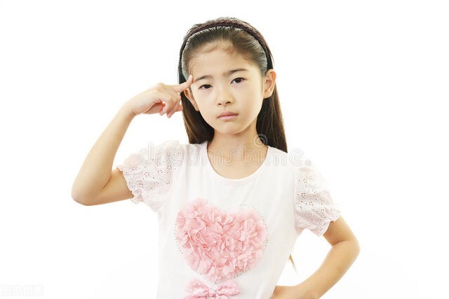 孩子得了焦虑症是怎么造成的,面对焦虑症的孩子该怎么办