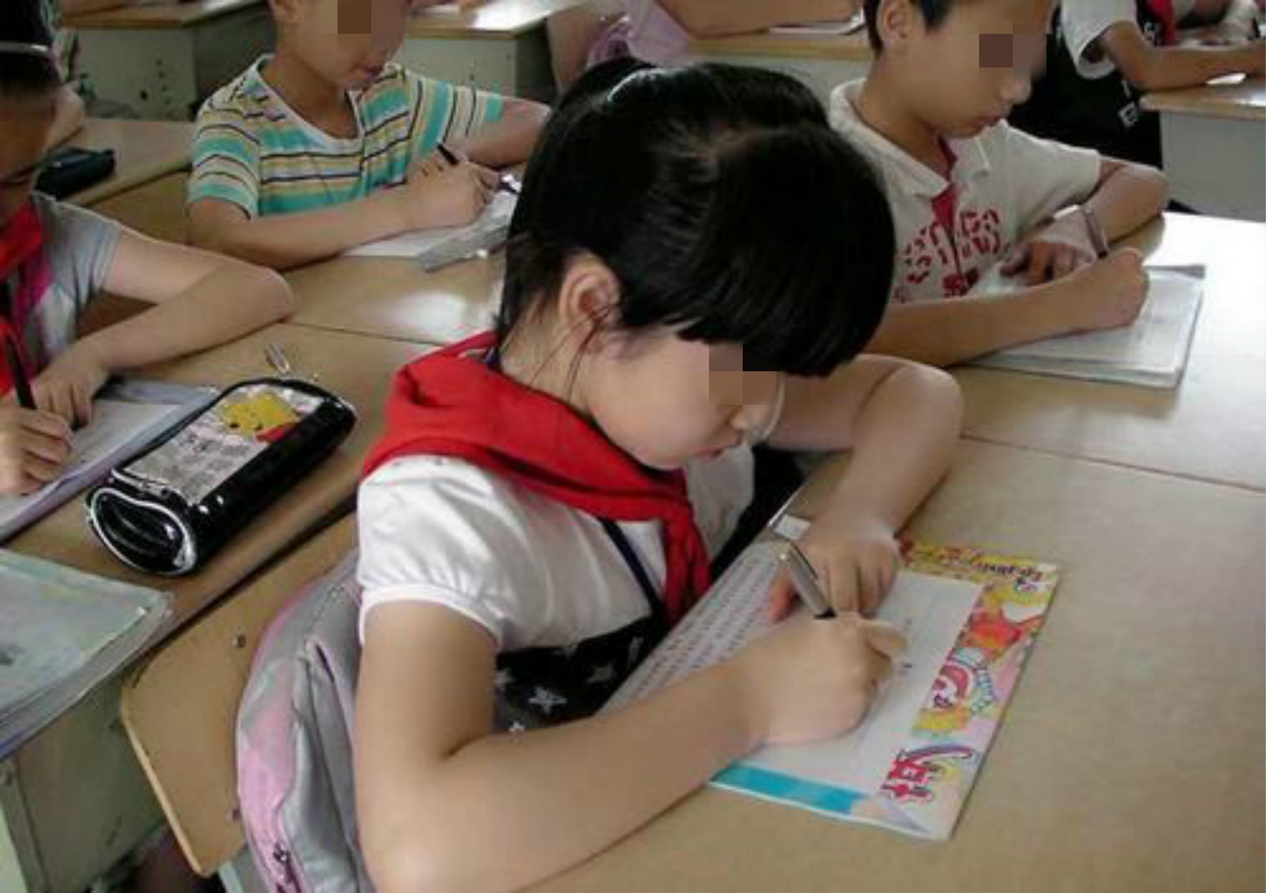 被老师罚抄课文100遍,被老师罚抄课文100遍怎么抄啊