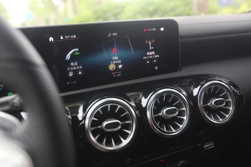 奔驰cla260帅气视频,奔驰cla200猎跑版