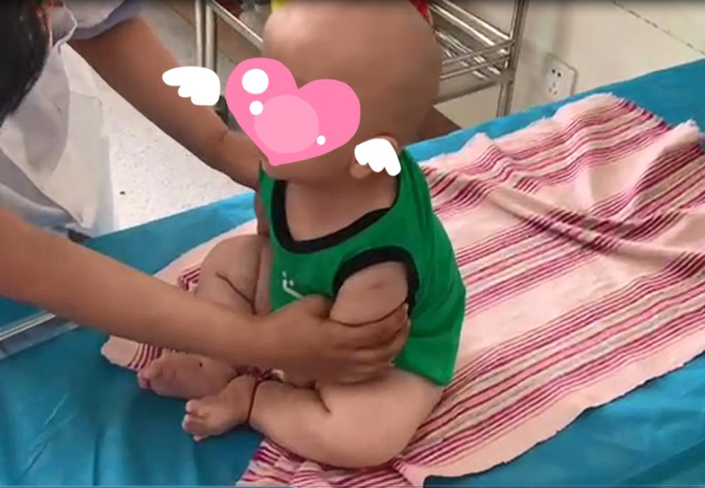 8个月宝宝发育迟缓智力不过关,8个月婴儿还不会坐稳怎么办