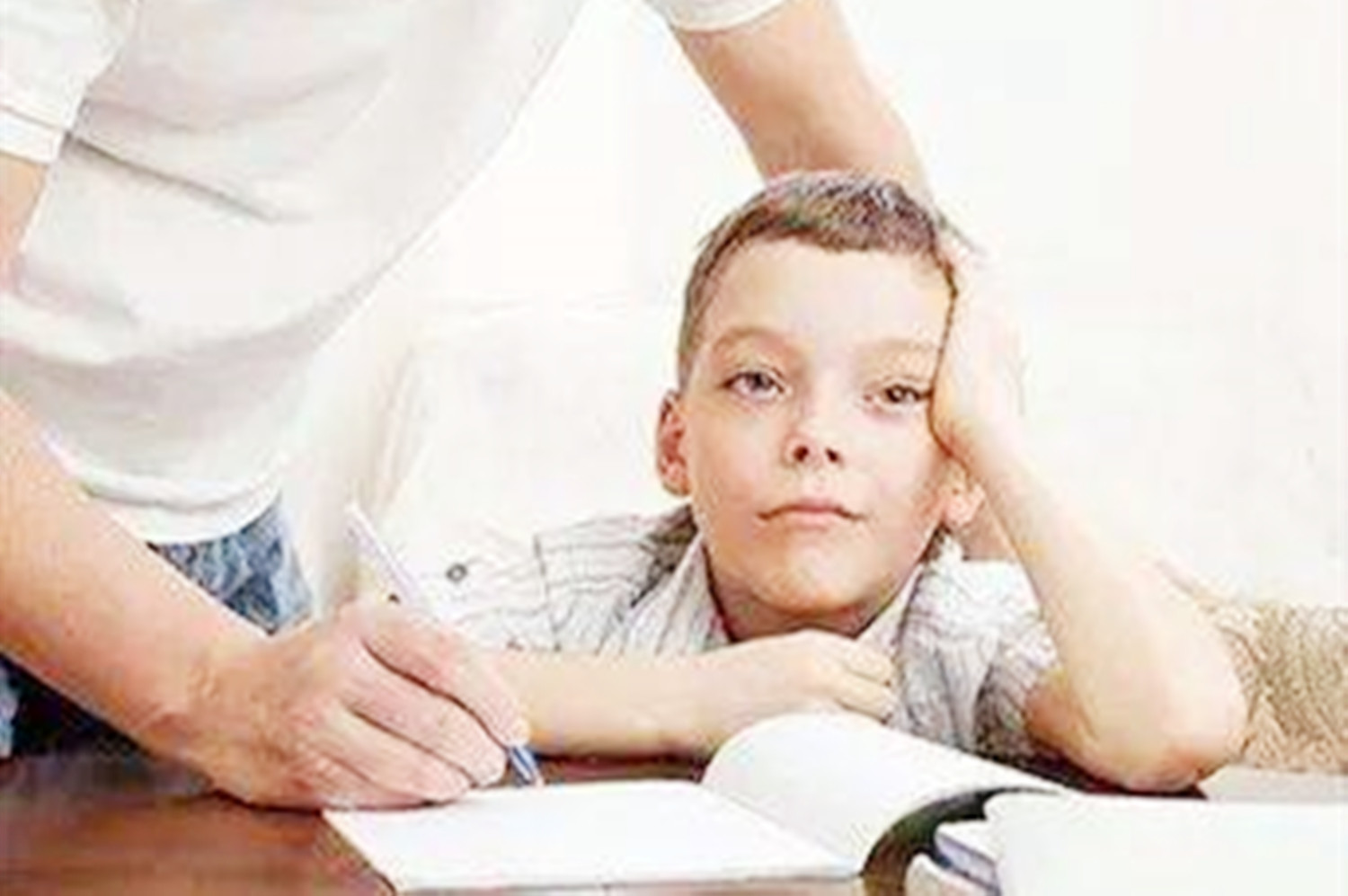 陪读是为了孩子独立学习，为何你陪读越多独立越少？方法用错了