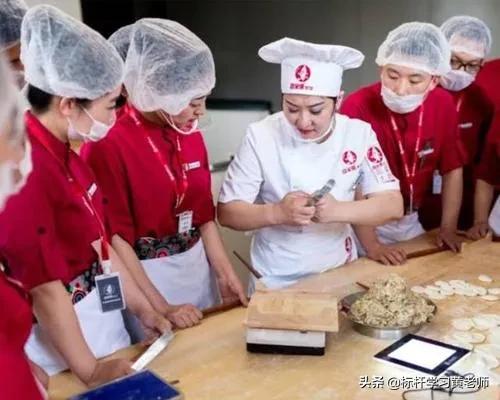 海底捞半年赚回22亿,海底捞发布盈利警告