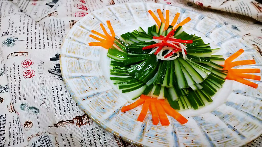 凉拌黄瓜时，切完记住别直接拌！多加1步，黄瓜又香又脆，超入味