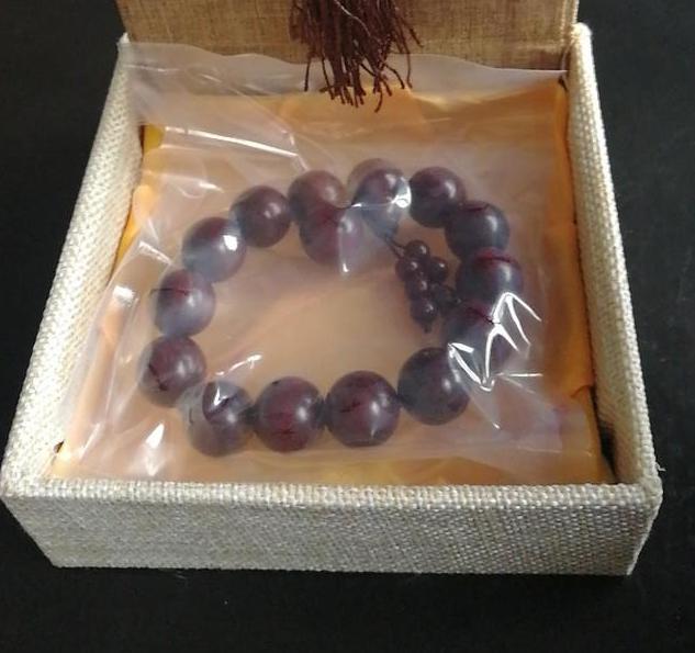 小叶紫檀手串乌了怎么办,小叶紫檀发乌怎么挽救