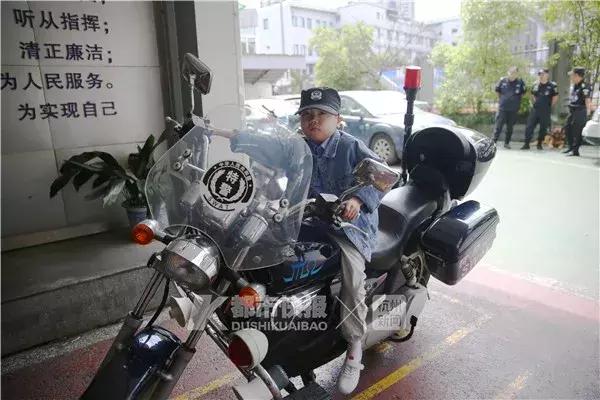 我想当警察原声视频,我想当警察正常吗