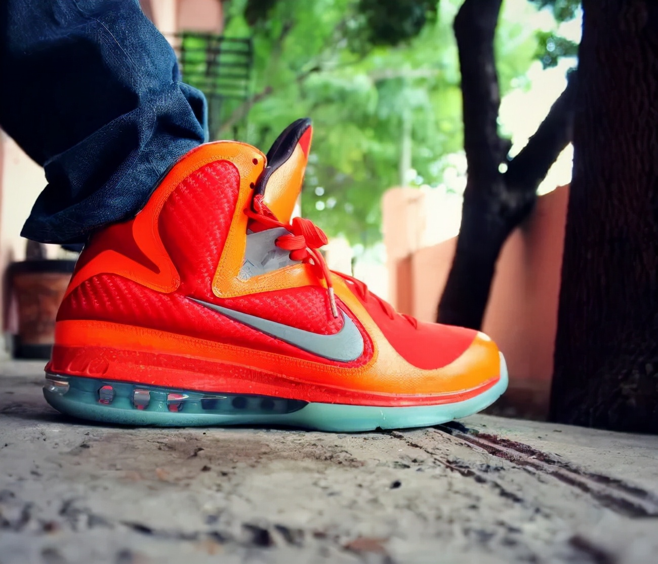 lbj9复刻湖水绿,詹姆斯正代复刻