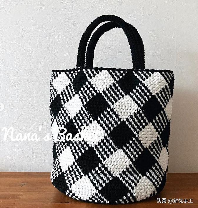 简单漂亮的小包包钩针教程,韩国钩针钩桌布花样教程