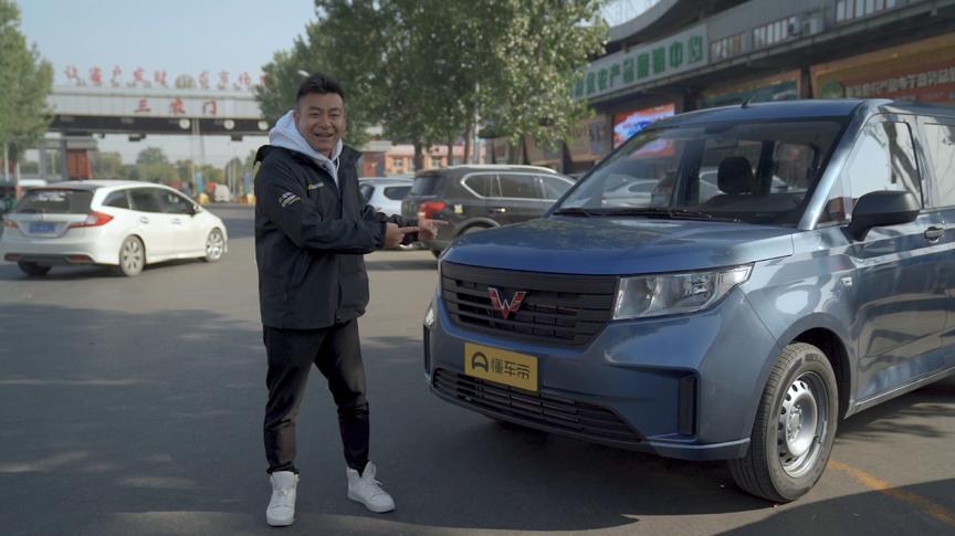 国民神车再升级试驾五菱宏光plus,最新款五菱宏光plus详细讲解