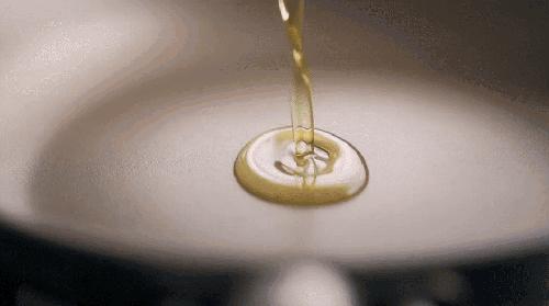 食用油过期了怎么处理不浪费,过期食用油可以干什么怎么利用