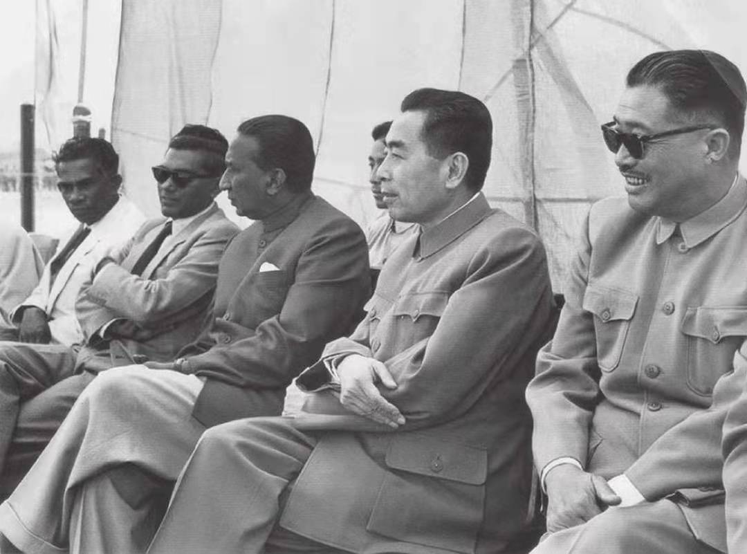 周恩来总理长期超负荷工作累到流鼻血，秘书强制其休息反被痛批