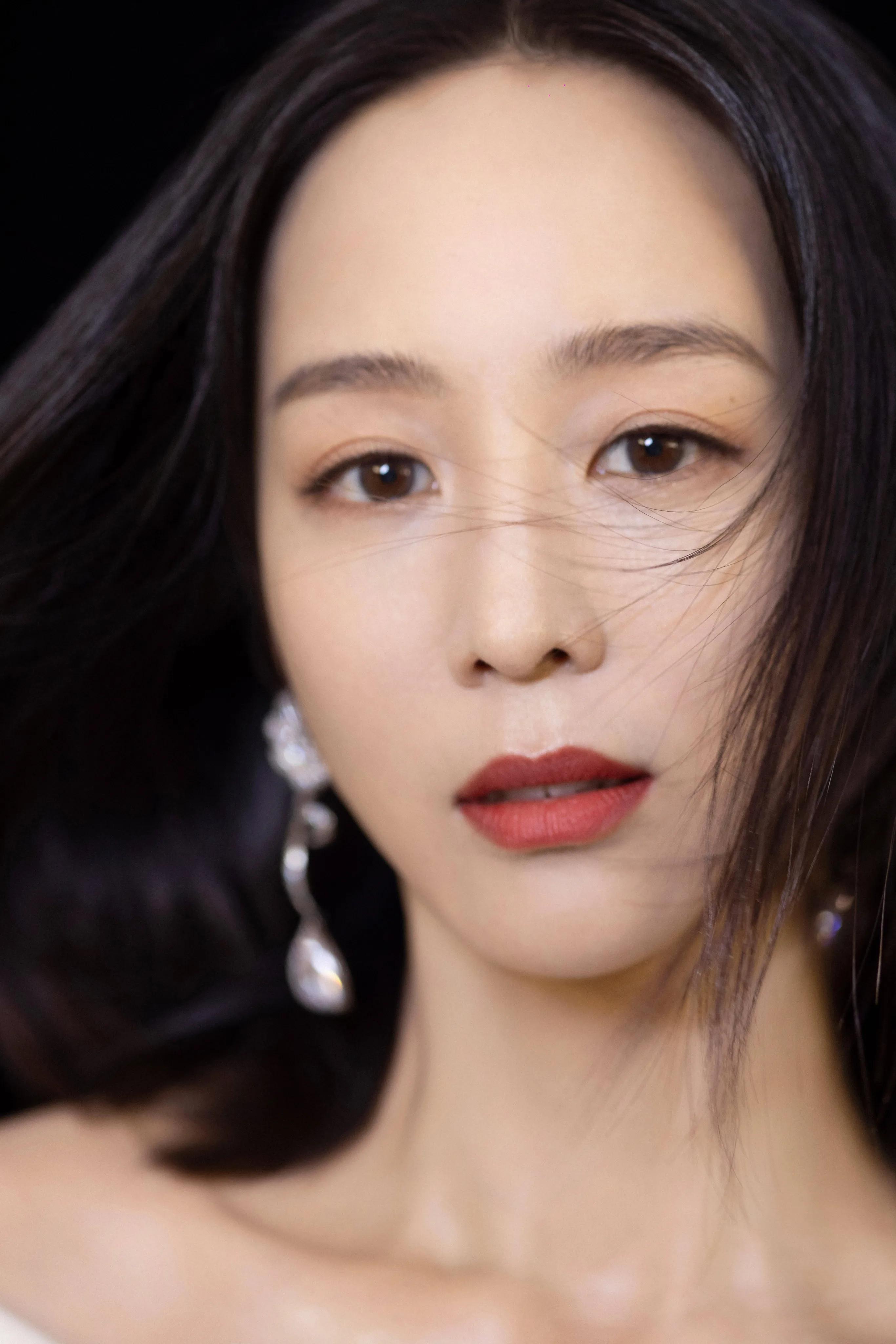 赵又廷的风流情史,靠魅力征服3个女人,娶国民女神获幸福