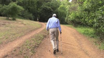 户外登山用几个登山杖,户外运动登山知识大全
