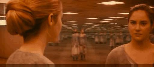 疫情像《分歧者》里的血清，在恐惧面前该如何选择？