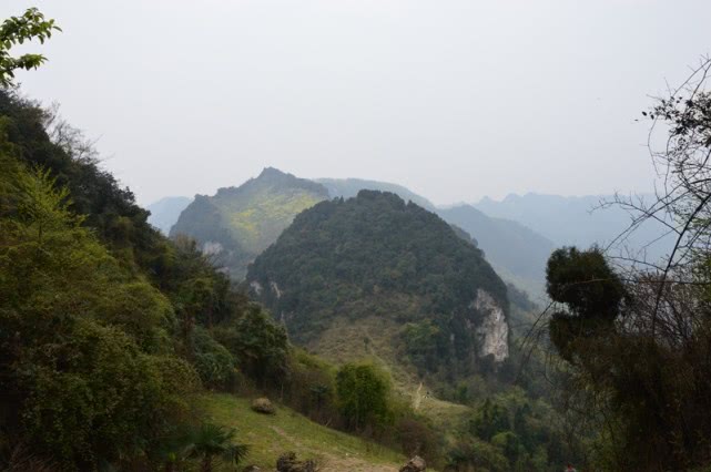 飞来峰为什么是四川飞来的,四川飞来峰在哪里