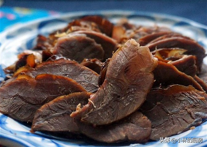 家庭版的酱牛肉做法学一遍就会了,在家做酱牛肉的正确做法