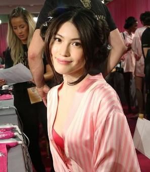 维密模特来大姨妈怎么办,维密超模上台走秀前准备