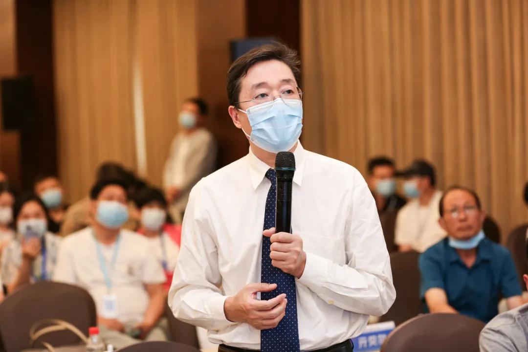 圆桌论坛：单侧聋和不对称性听力损失的干预