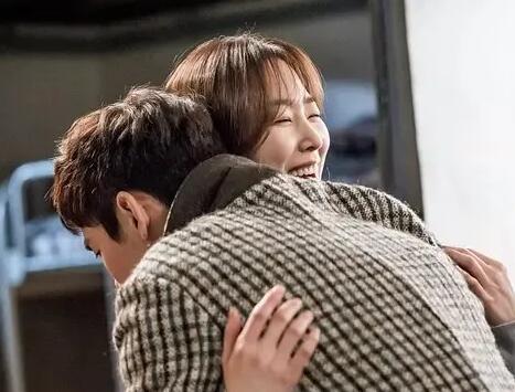 过来人忠告:男人有这些表现,说明他可能不爱你,又舍不得离开你