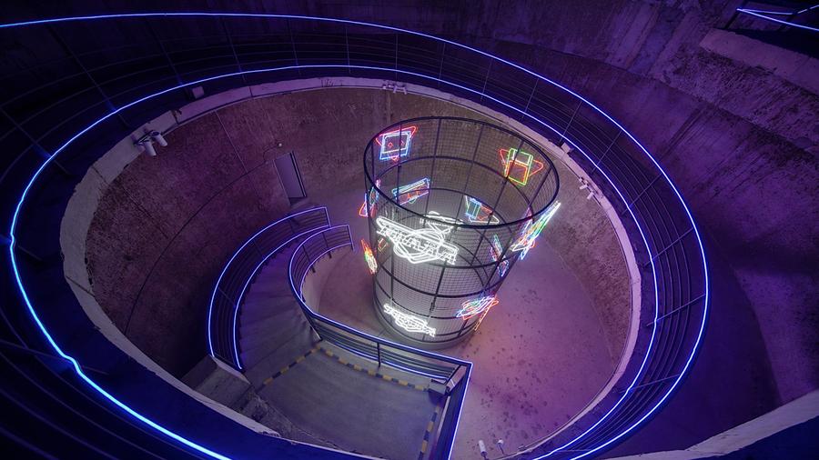 prada粉色改造,prada店铺设计可以给品牌带来什么