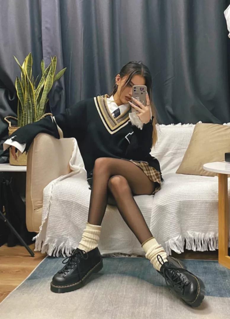 冬天如何穿黑丝，性感、不俗还保暖的那种？