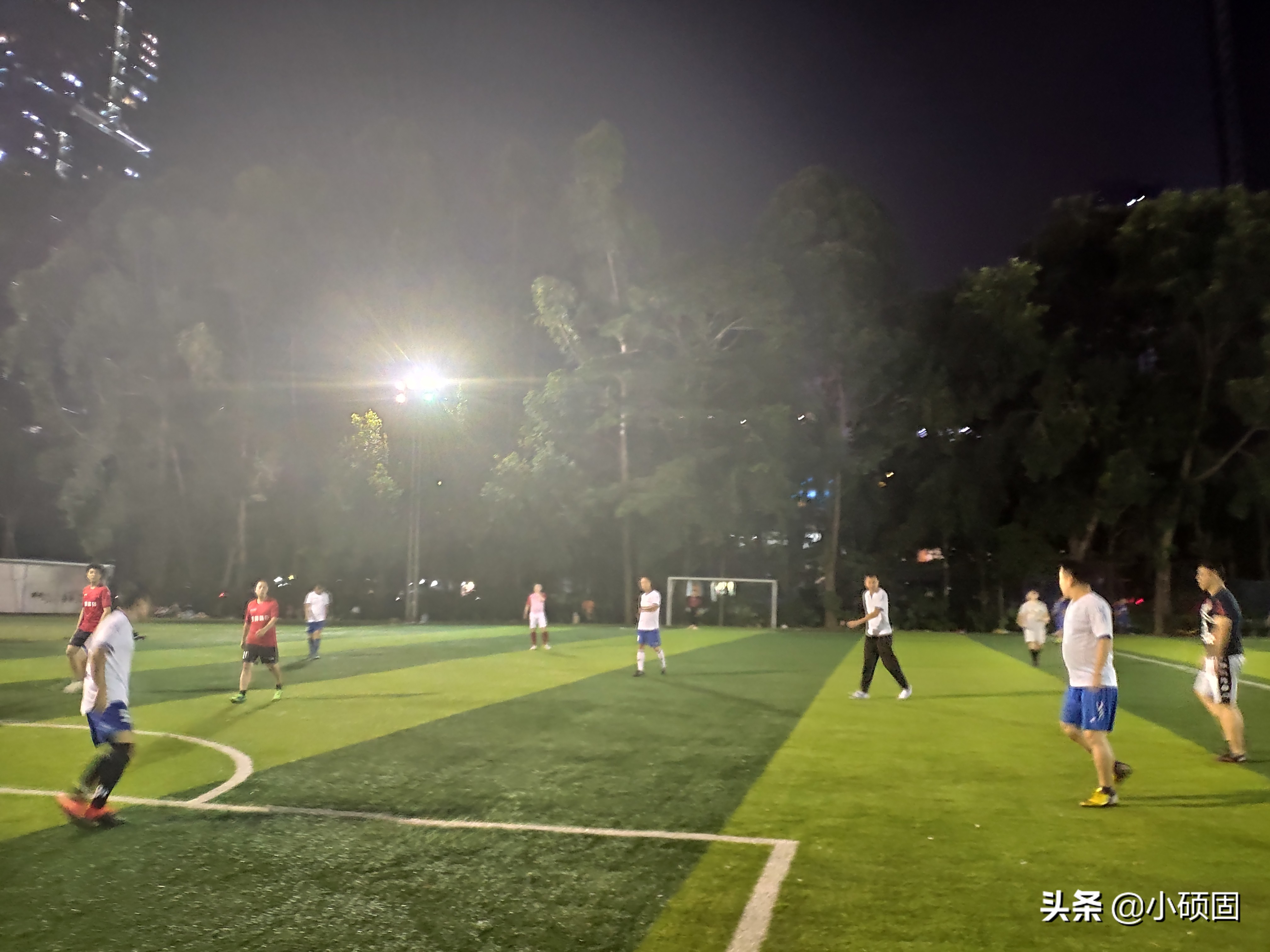 健身运动踢毽子的解说,健身踢足球